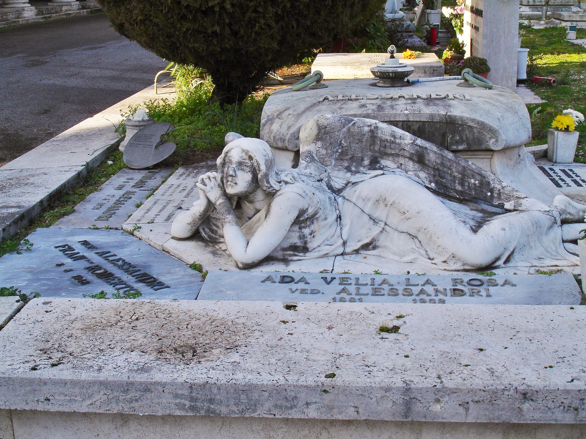 Alessandri's tomb-03.JPG